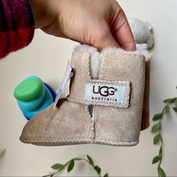 Original Baby UGG Sheepskin Booties NEW - Picture 2 of 8